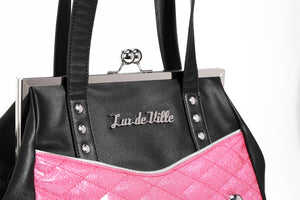 Black & Winkle Pink Sparkle Femme Fatale Kiss Lock Details